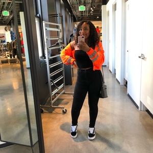 Meet your Posher, Amaya